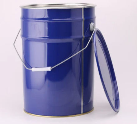 Aanpasbare chemisch bestand rond emmers met metalen handgrepen en deksels